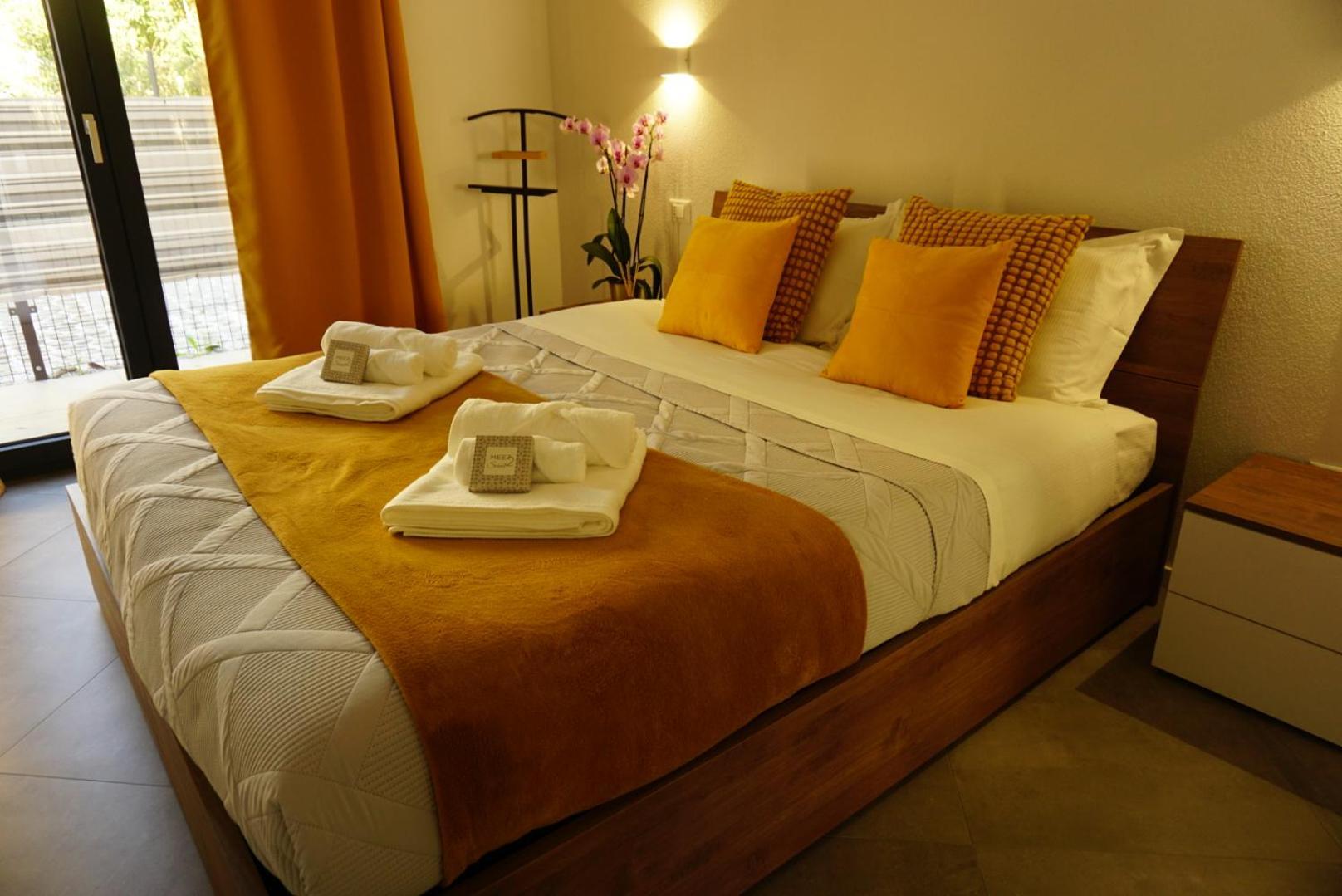 Elisa Apartments B - In Front Of The Walls Of Lucca Buitenkant foto
